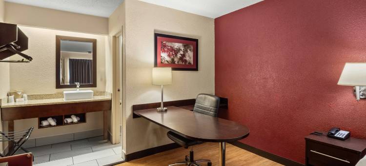 兰辛东密歇根州立大学红顶酒店(Red Roof Inn Lansing East - MSU)图片