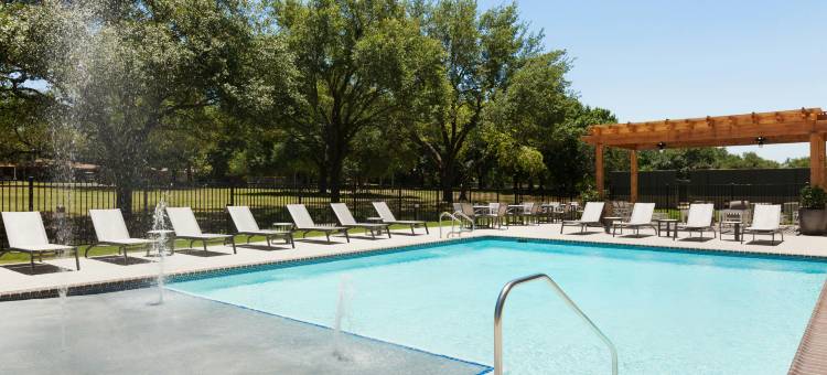 圣安东尼奥布鲁克斯城市基地安泊水疗酒店(Embassy Suites San Antonio Brooks Hotel & Spa)图片