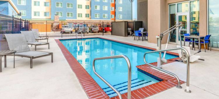 俄克拉何马城机场拉昆塔温德姆套房酒店(La Quinta Inn & Suites by Wyndham Oklahoma City Airport)图片