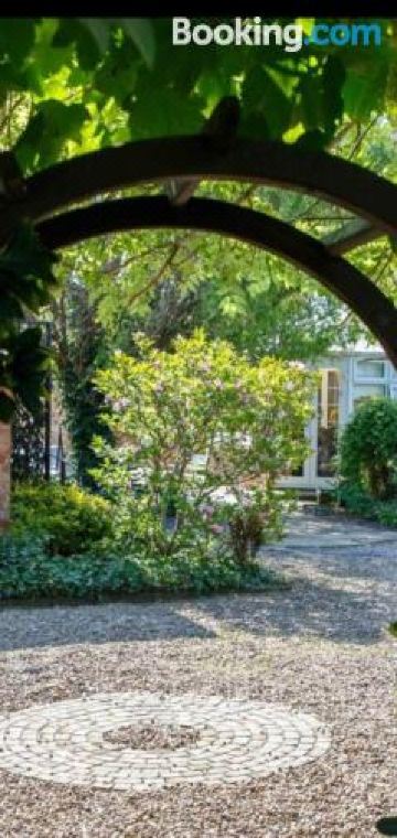 Lincoln Holiday Retreat Lodge with Private Hot TubHotel Overview