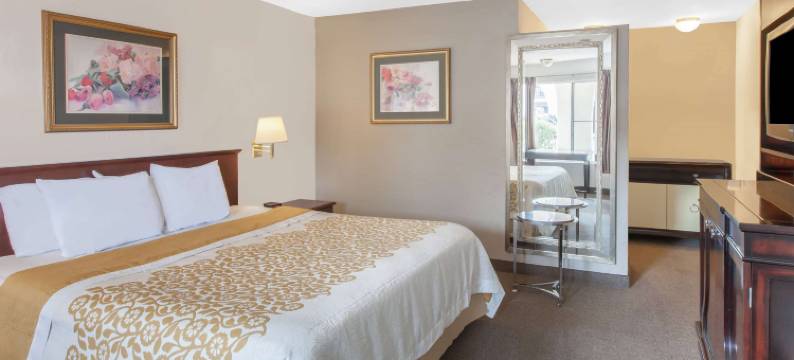 卡马里奥文图拉戴斯酒店(Days Inn by Wyndham Camarillo - Ventura)图片