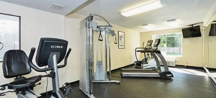 福尔斯彻奇舒适酒店-泰森斯角(Comfort Inn Falls Church - Tysons Corner)图片