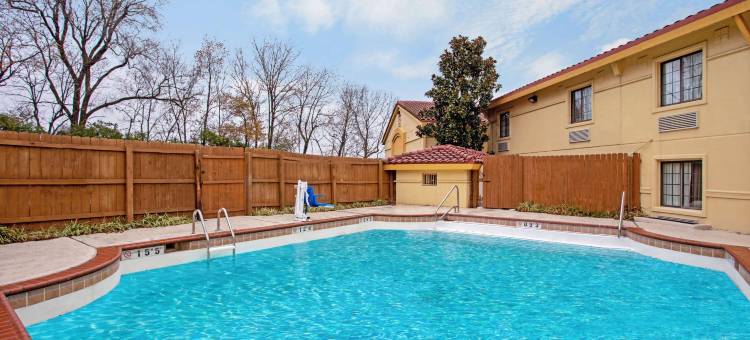 列克星敦拉昆塔温德姆酒店(La Quinta Inn Lexington/Horse Park)图片