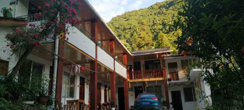 西岭雪山秋雪缘农家乐图片