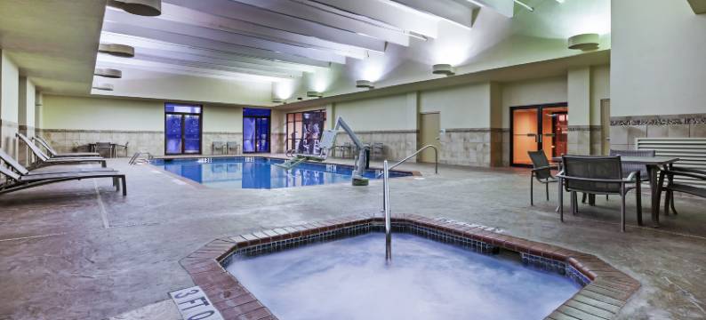 Holiday Inn 斯普林代尔/费耶特维尔区(Holiday Inn SPRINGDALE/FAYETTEVILLE AREA by IHG)图片