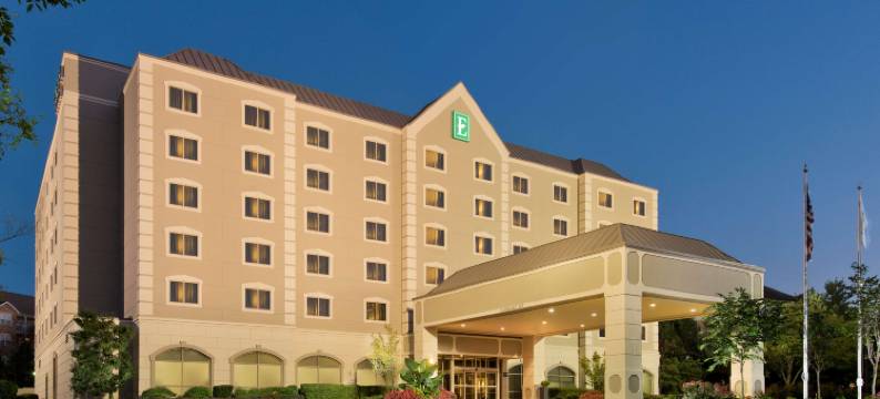 杜勒斯机场希尔顿安泊套房酒店(Embassy Suites by Hilton Dulles Airport)图片