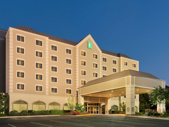 杜勒斯机场希尔顿安泊套房酒店