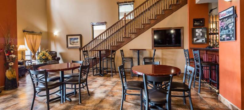 乡村贝斯特韦斯特优质套房酒店(Best Western Plus Country Inn  Suites)图片