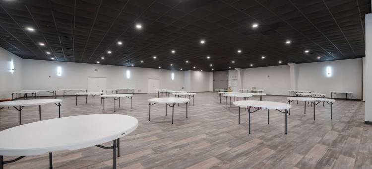 马绍尔波茵特克拉丽奥酒店(Clarion Pointe Marshall)图片
