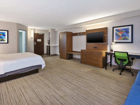 Holiday Inn Express 华尔