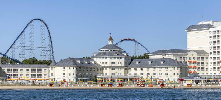 杉树角热浪酒店(Cedar Point Hotel Breakers)图片