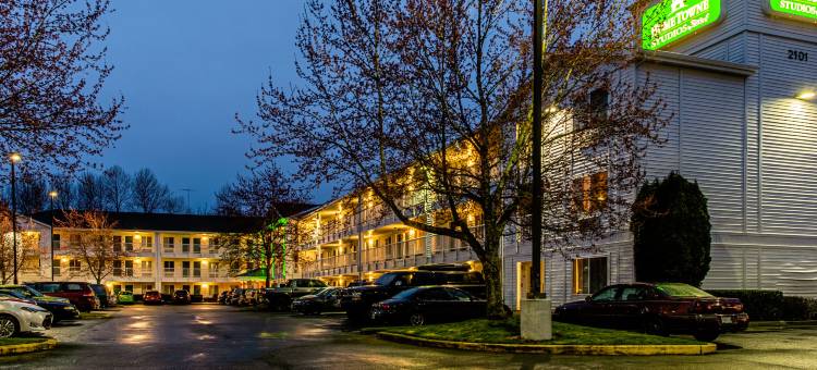 塔科马-普亚勒普霍姆汤开放式公寓(HomeTowne Studios Tacoma - Puyallup)图片