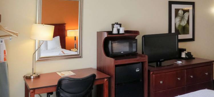 蔓越莓乡品质酒店(Quality Inn Cranberry Township)图片