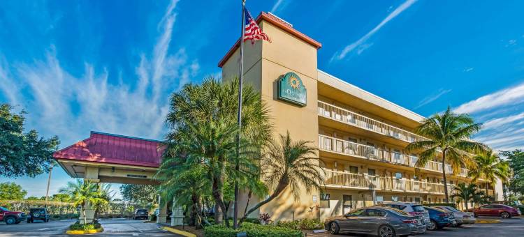 西棕榈滩-佛罗里达州收费公路拉昆塔温德姆酒店(La Quinta Inn by Wyndham West Palm Beach - Florida Turnpike)图片