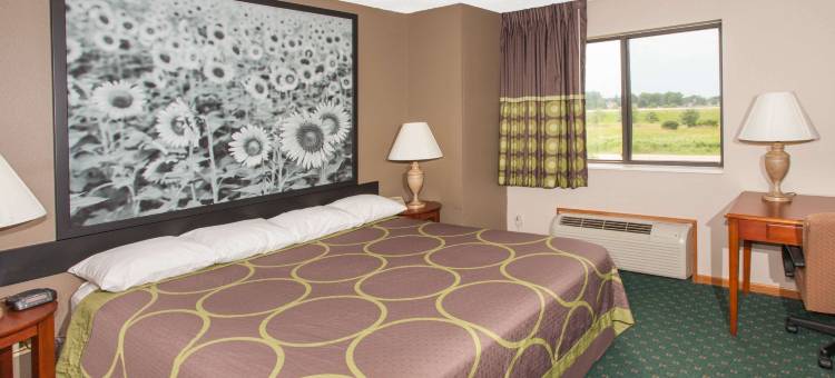 阿纳莫萨IA速8酒店(Super 8 by Wyndham Anamosa IA)图片