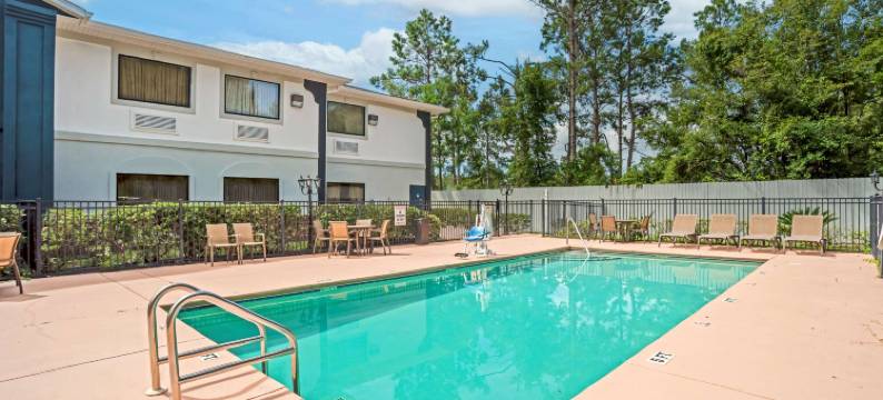 沃库拉贝斯特韦斯特优质套房酒店(Best Western Wakulla Inn  Suites)图片