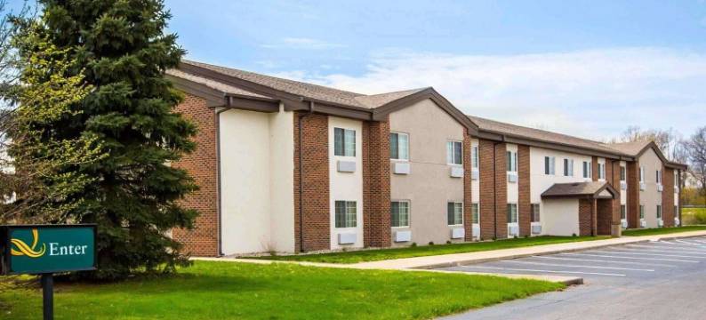 切斯特敦凯艺酒店 - 近印第安纳沙丘国家公园 I-94(Quality Inn Chesterton Near Indiana Dunes National Park I-94)图片