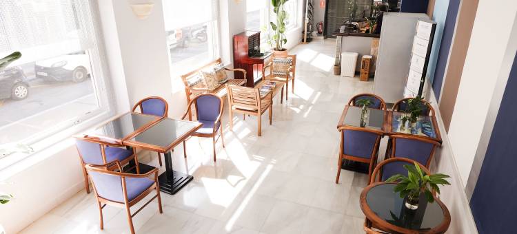 锡切斯苏布尔酒店(Hotel Subur)图片