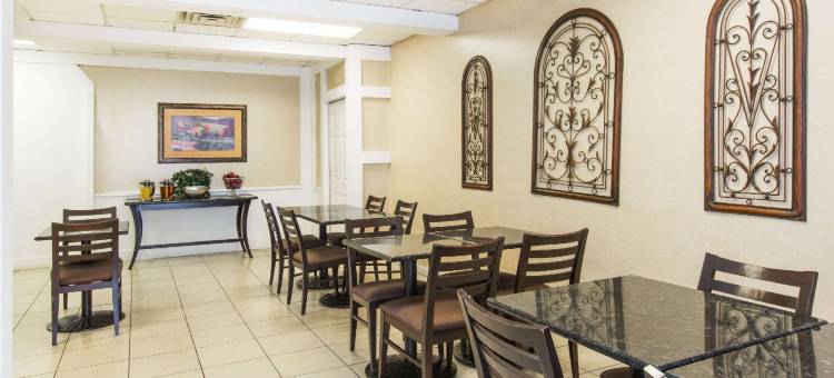 加利威尔速8酒店(Super 8 by Wyndham Caryville TN)图片