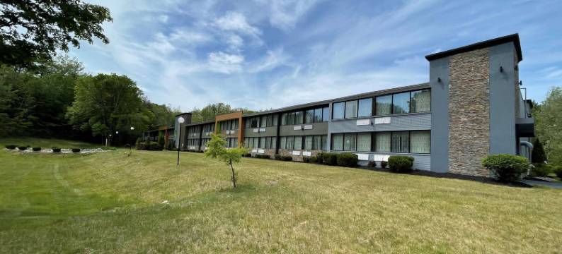 乔治湖温德姆蔚景饭店(Wingate by Wyndham Lake George)图片