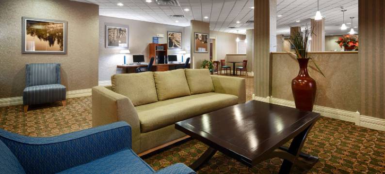 卡拉马祖贝斯特韦斯特优质套房酒店(Best Western Plus Kalamazoo Suites)图片