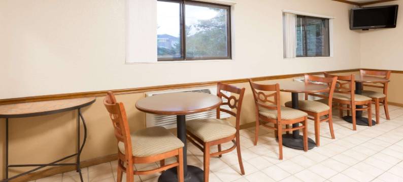 迪克森温德姆速8酒店(Super 8 by Wyndham Dixon)图片