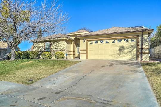 舒适的拉斯克鲁塞斯家,靠近购物和餐饮场所!(Cozy Las Cruces Home Near Shopping and Dining!)