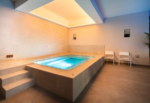 Metria Hotel Hotel Overview