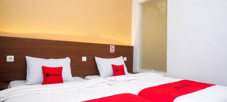 红门酒店-近三宝垄腾特雷姆商场(RedDoorz Near Tentrem Mall Semarang)图片