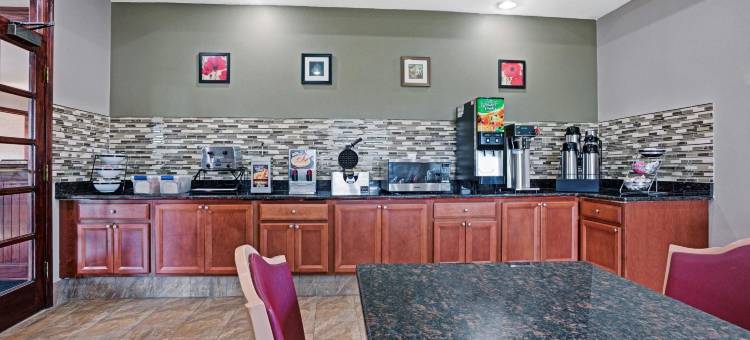 爱荷华城市Travelodge by Wyndham(Iowa City Travelodge)(Travelodge by Wyndham Iowa City)图片