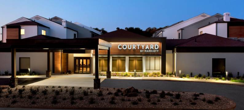 纽黑文沃灵福德万怡酒店(Courtyard New Haven Wallingford)图片