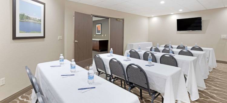 舒适套房酒店威奇托东北(Comfort Inn & Suites Wichita Northeast)图片