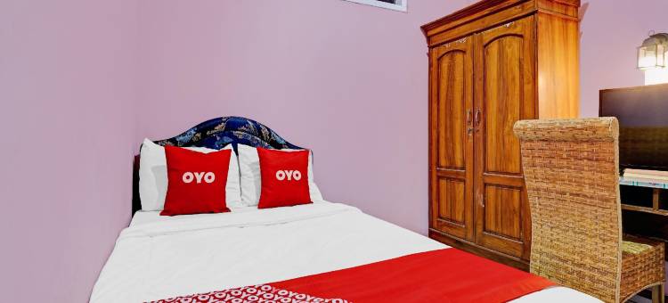 OYO 90289莱斯塔里伊斯兰家庭旅馆(OYO 90289 Lestari Syariah Homestay)图片