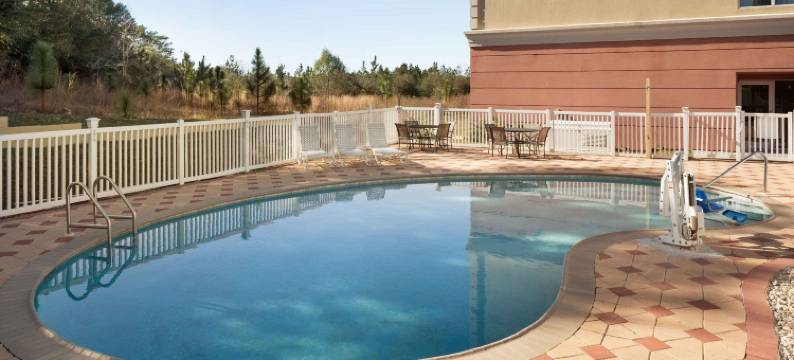 克雷斯特维尤丽怡酒店(Country Inn & Suites by Radisson, Crestview, FL)图片