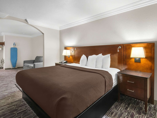SureStay Plus Hotel by Best Western Benbrook Ft Worth