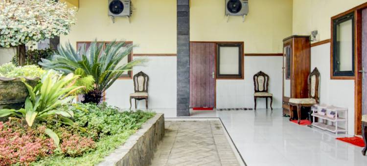 OYO 90214 Hp旅馆(HP Residence Mitra RedDoorz Near Alun Alun Kediri)图片