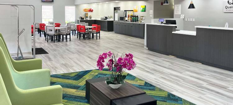 机场大道I-65凯艺套房酒店(Quality Inn & Suites at Airport Blvd I-65)图片