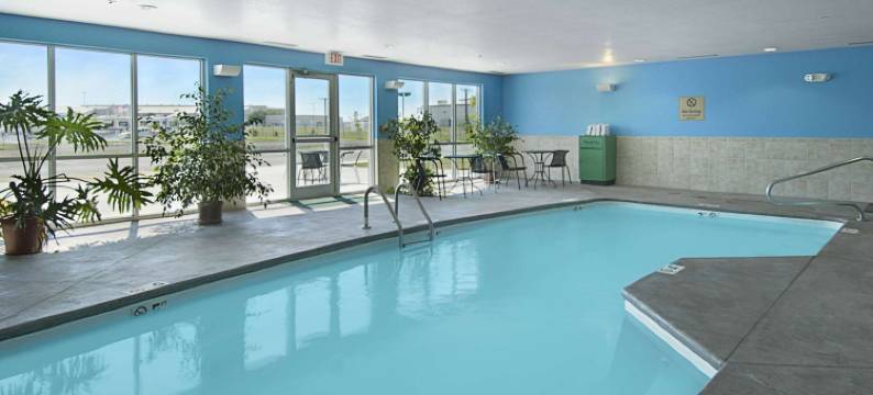 托皮卡-福布斯登陆温德姆速8酒店(Super 8 by Wyndham Topeka at Forbes Landing)图片