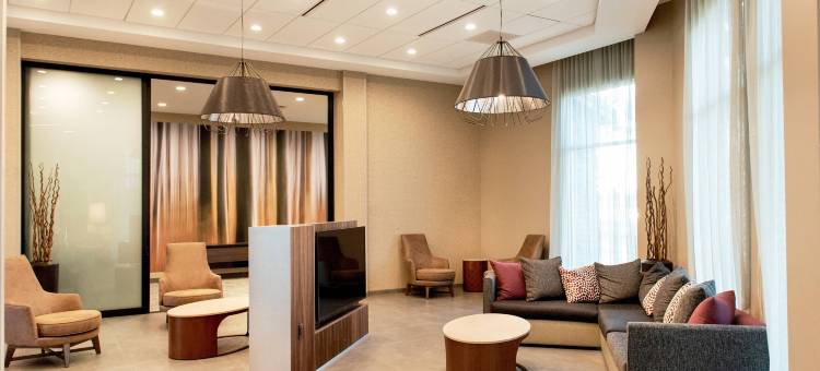 Courtyard Mesa at Wrigleyville West图片