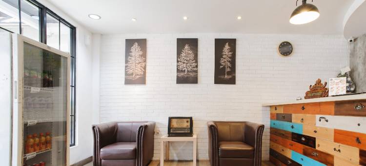 红多兹高级酒店-加兰瑞丹因坦(RedDoorz Plus @ Jalan Raden Intan Lampung)图片