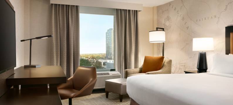 麦克莱恩泰森希尔顿逸林酒店(DoubleTree by Hilton McLean Tysons)图片