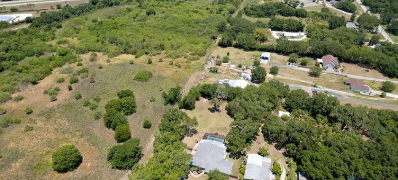 4 Bd w 3 King 4Ba 1.2acres htd salt pool private!图片