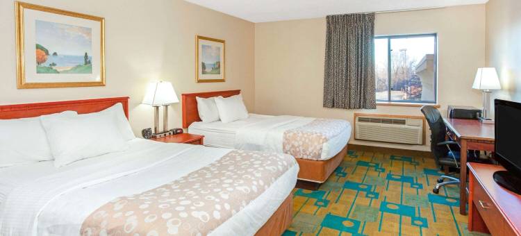 密尔沃基机场奥克里克拉昆塔温德姆酒店(La Quinta Inn by Wyndham Milwaukee Airport / Oak Creek)图片