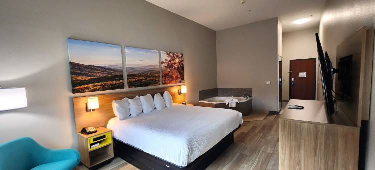 拉塞尔维尔温德姆戴斯套房酒店(Days Inn & Suites by Wyndham Russellville)图片