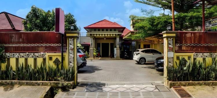红多兹酒店-近棉兰赛提亚布迪RS(RedDoorz Near RS Setiabudi Medan)图片