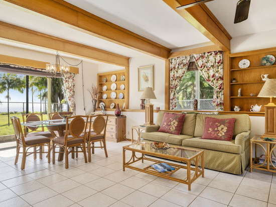 Luxurious Sanctuary - Ocean Views, Spacious Layout, WiFi