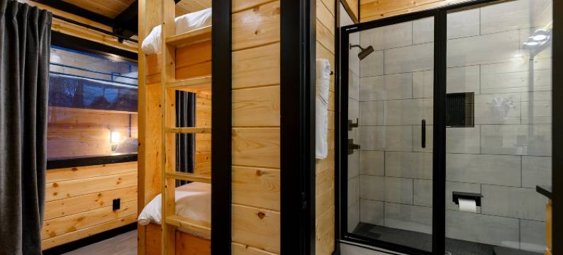 Charming Loft with Fire Pit and Basketball Court - Cozy Retreat图片