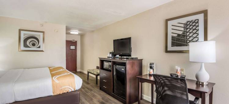 昆西 - 市中心凯艺套房酒店(Quality Inn & Suites Quincy - Downtown)图片