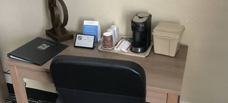 皮姆利科赛马场附近凯艺酒店(Quality Inn Near Pimlico Racetrack)图片