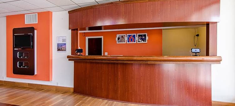 士丹顿6号汽车旅馆(Motel 6 Staunton, VA)图片